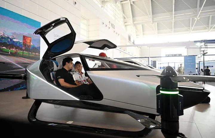 “飛起來”的新賽道！低空經濟如何飛得更遠？