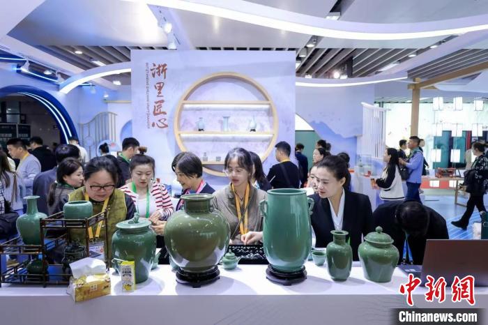 2024低空; 探新機(jī)尋合作 浙江組建“買手團(tuán)”再赴進(jìn)博之約