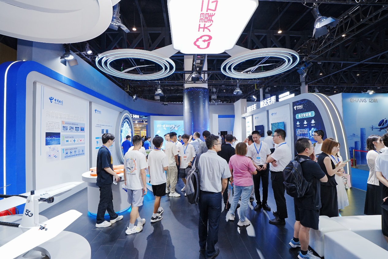 中國電信創(chuàng)新應(yīng)用亮相成都國際低空裝備及服務(wù)博覽會