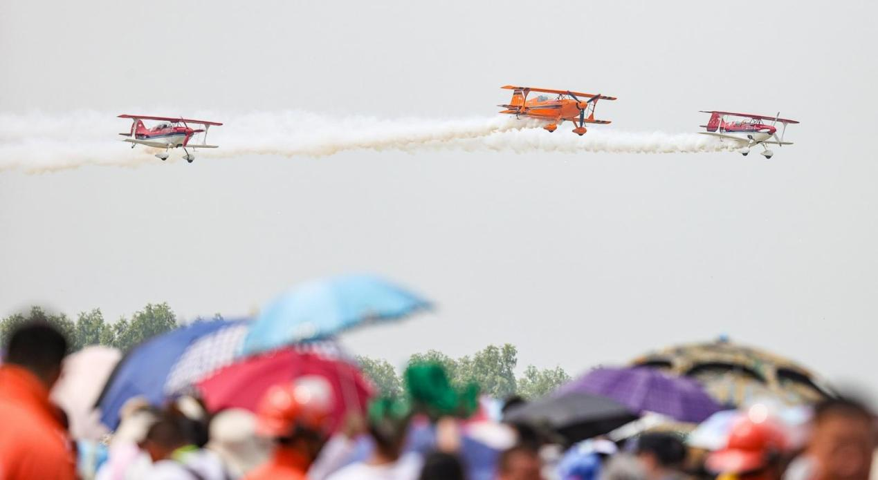 遼寧：高質(zhì)量發(fā)展縣域經(jīng)濟 積蓄振興發(fā)展?jié)摿?></i><strong>　作為老工業(yè)基地，遼寧的縣域經(jīng)濟曾經(jīng)長期圍繞傳統(tǒng)產(chǎn)業(yè)布局。遼...</strong><span>2024-12-17</span></a></li>
                <li><a href=