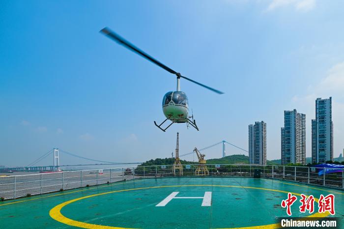 低空| 無錫“空空聯程”又一航線首飛 帶來全景式觀長江、賞運
