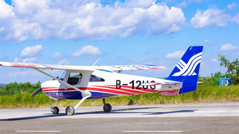 低空經濟： 飛閱中國｜雛鷹少年們，翱翔藍天的召喚已至