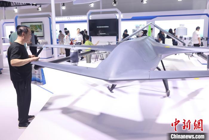 低空2025： 無(wú)人機(jī)“炫技”北京科博會(huì) 競(jìng)逐低空經(jīng)濟(jì)新賽道