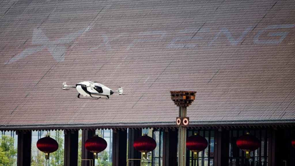 低空經(jīng)濟(jì)2025： 小鵬匯天創(chuàng)始人：現(xiàn)在的低空經(jīng)濟(jì)就像十年前新能源車，未來(lái)是美好