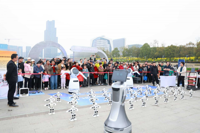 西部首個！成都高新區新川之心機器人公園正式開園