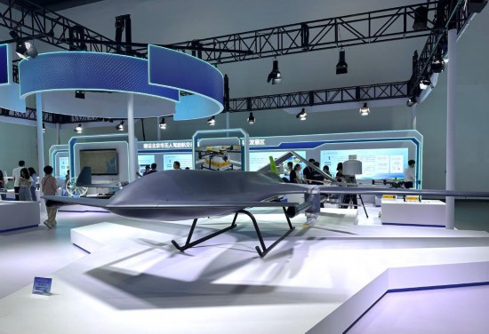 7月15日，一臺大型垂直起降無人機亮相北京科博會的無人機展區。新華社記者 張漫子 攝